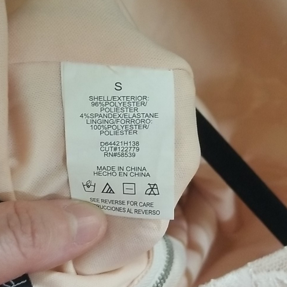 Speechless Lace Dress - Picture 4 of 6